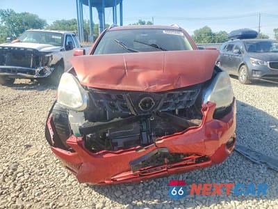Piąte zdjęcie samochodu w środku: 2013 NISSAN ROGUE S VIN:JN8AS5MV1DW641800 - miniatura