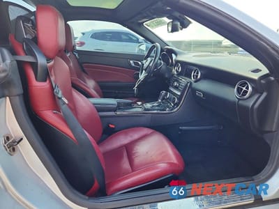 Zdjęcie 10 z 12 samochodu: 2015 MERCEDES-BENZ SLK 350 VIN:WDDPK5HA9FF106476 - miniatura