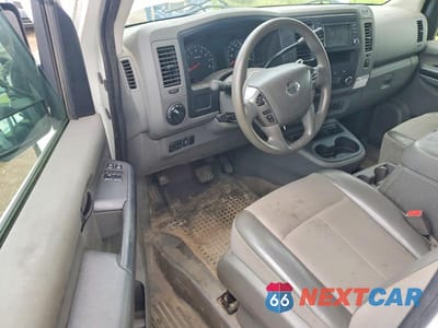 Zdjęcie 9 z 14 samochodu: 2017 NISSAN NV 2500 HD SV VIN:1N6BF0LYXHN810563 - miniatura
