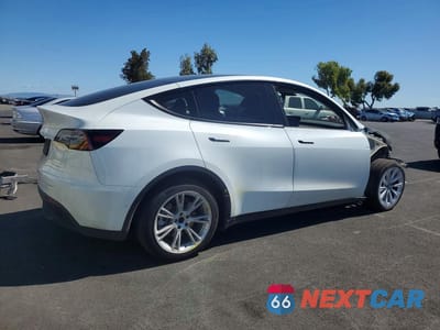 Trzecie zdjęcie samochodu z tyłu: 2021 TESLA MODEL Y VIN:5YJYGDEE8MF229415 - miniatura