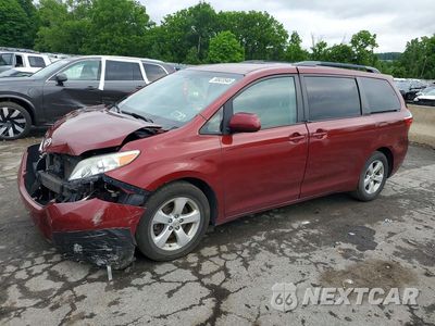 2015 TOYOTA SIENNA LE 5TDKK3DC0FS642068 - główne zdjęcie licytacji z USA - miniatura