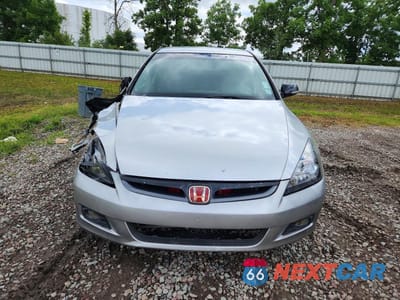 Piąte zdjęcie samochodu w środku: 2007 HONDA ACCORD SE VIN:1HGCM563X7A000996 - miniatura