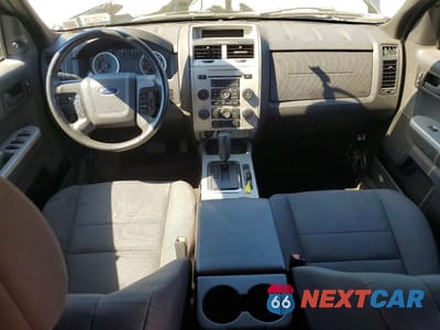 Zdjęcie 8 z 14 samochodu: 2012 FORD ESCAPE VIN:1FMCU9DG7CKC58534 - miniatura
