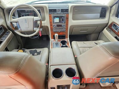 Zdjęcie 8 z 13 samochodu: 2011 LINCOLN NAVIGATOR VIN:5LMJJ2H5XBEJ08492 - miniatura