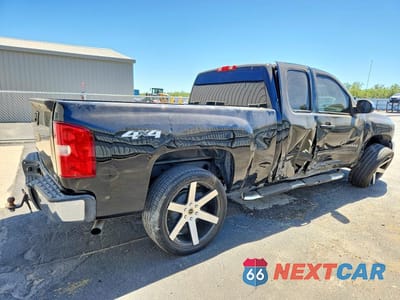 Trzecie zdjęcie samochodu z tyłu: 2013 CHEVROLET SILVERADO K1500 LT VIN:1GCRKSE75DZ269194 - miniatura
