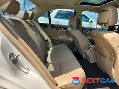 Zdjęcie 10 z 12 samochodu: 2011 MERCEDES-BENZ C VIN:WDDGF5EB9BR185531 - miniatura