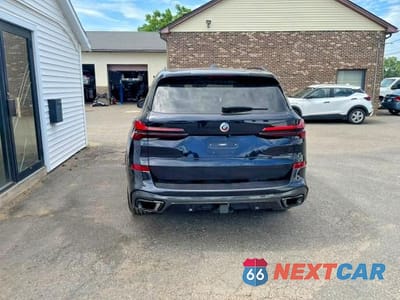 Piąte zdjęcie samochodu w środku: 2024 BMW X5 XDRIVE40I VIN:5UX23EU00R9S41300 - miniatura
