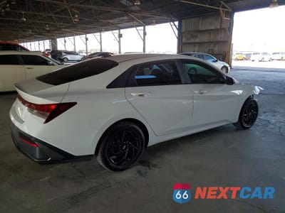 Trzecie zdjęcie samochodu z tyłu: 2024 HYUNDAI ELANTRA SEL VIN:KMHLM4DGXRU759482 - miniatura