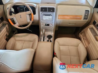 Zdjęcie 8 z 13 samochodu: 2007 LINCOLN MKX VIN:2LMDU88C17BJ35192 - miniatura