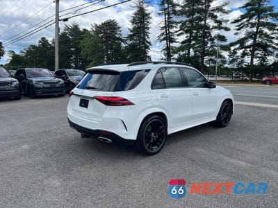 Czwarte zdjęcie samochodu z boku: 2024 MERCEDES-BENZ GLE 580 4MATIC VIN:4JGFB8FB3RB199229 - miniatura