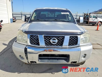 Piąte zdjęcie samochodu w środku: 2004 NISSAN TITAN XE VIN:1N6AA07B04N517491 - miniatura