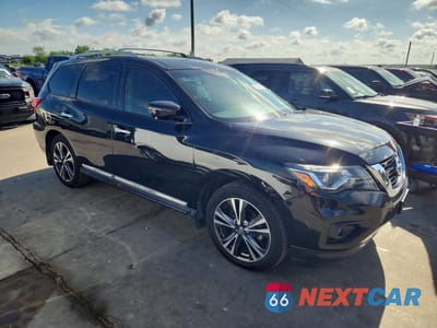 Czwarte zdjęcie samochodu z boku: 2017 NISSAN PATHFINDER PLATINUM VIN:5N1DR2MN2HC623909 - miniatura
