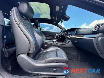Piąte zdjęcie samochodu w środku: 2018 MERCEDES-BENZ E 400 VIN:WDD1J6FBXJF010617 - miniatura