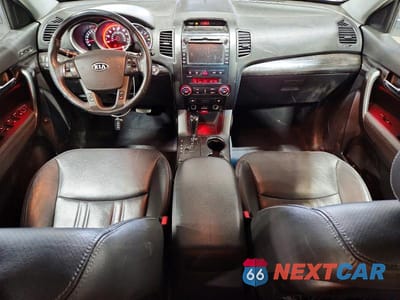 Zdjęcie 8 z 14 samochodu: 2013 KIA SORENTO SX VIN:5XYKWDA28DG332959 - miniatura