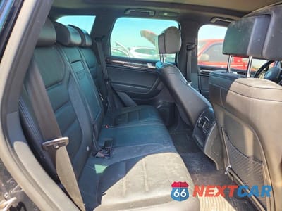 Zdjęcie 10 z 12 samochodu: 2014 VOLKSWAGEN TOUAREG V6 TDI VIN:WVGEP9BP4ED011787 - miniatura