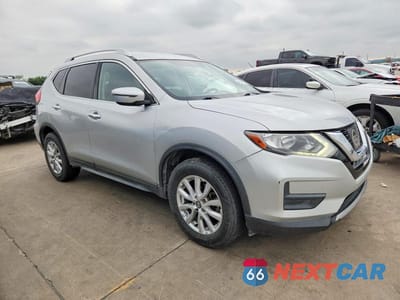 Czwarte zdjęcie samochodu z boku: 2017 NISSAN ROGUE SV VIN:JN8AT2MT9HW153419 - miniatura