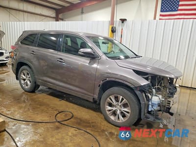 Czwarte zdjęcie samochodu z boku: 2015 TOYOTA HIGHLANDER LE PLUS VIN:5TDBKRFH3FS142658 - miniatura