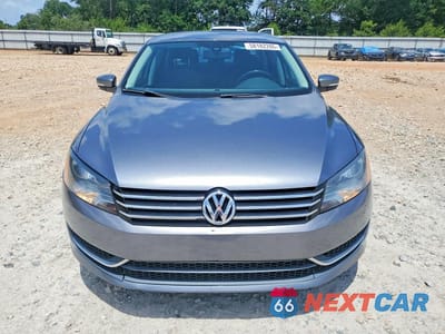 Piąte zdjęcie samochodu w środku: 2013 VOLKSWAGEN PASSAT SE VIN:1VWBH7A32DC125179 - miniatura