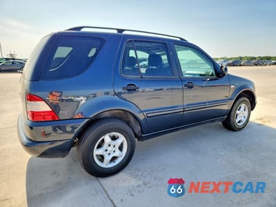 Trzecie zdjęcie samochodu z tyłu: 2000 MERCEDES-BENZ ML 320 VIN:4JGAB54E9YA174586 - miniatura