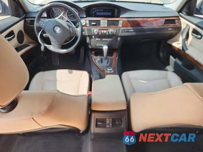Zdjęcie 8 z 12 samochodu: 2011 BMW 3 SERIES 328I VIN:WBAPH7G51BNM58375 - miniatura