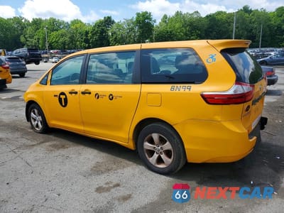 Drugie zdjęcie samochodu z przodu: 2017 TOYOTA SIENNA LE VIN:5TDZZ3DC5HS841176 - miniatura
