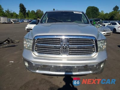 Piąte zdjęcie samochodu w środku: 2016 RAM 1500 SLT VIN:1C6RR7GT2GS153975 - miniatura