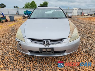 Piąte zdjęcie samochodu w środku: 2003 HONDA ACCORD LX VIN:1HGCM56393A054896 - miniatura