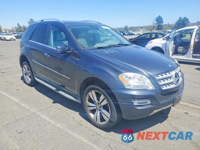 Czwarte zdjęcie samochodu z boku: 2011 MERCEDES-BENZ ML 350 4MATIC VIN:4JGBB8GB5BA720119 - miniatura