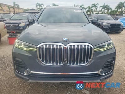 Piąte zdjęcie samochodu w środku: 2021 BMW X7 XDRIVE40I VIN:5UXCW2C07M9G23024 - miniatura