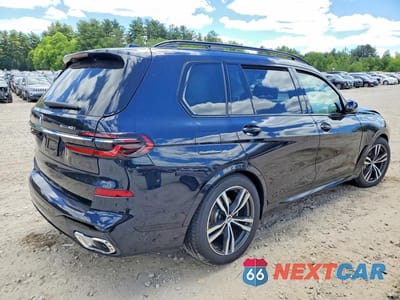 Trzecie zdjęcie samochodu z tyłu: 2026 BMW X7 XDRIVE40I VIN:5UX23EM03T9378030 - miniatura