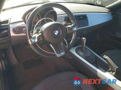 Zdjęcie 8 z 12 samochodu: 2006 BMW Z4 3.0 VIN:4USBU33556LW67797 - miniatura