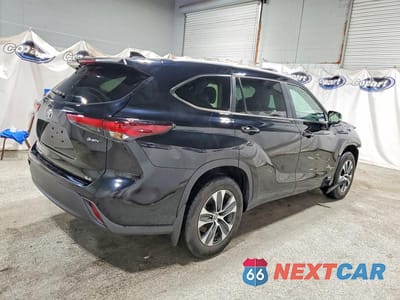 Trzecie zdjęcie samochodu z tyłu: 2025 TOYOTA HIGHLANDER HYBRID XLE VIN:5TDKBRCH0SS672634 - miniatura