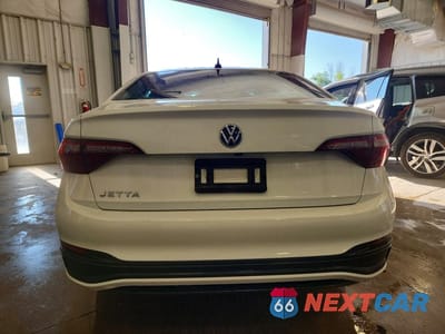 Zdjęcie 6 z 12 samochodu: 2023 VOLKSWAGEN JETTA S VIN:3VW5M7BU4PM051038 - miniatura