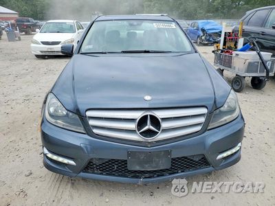 Piąte zdjęcie samochodu w środku: 2013 MERCEDES-BENZ C 300 4MATIC VIN:WDDGF8AB2DR286033 - miniatura