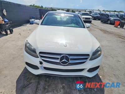 Piąte zdjęcie samochodu w środku: 2017 MERCEDES-BENZ C 300 VIN:WDDWF4JB9HR252777 - miniatura