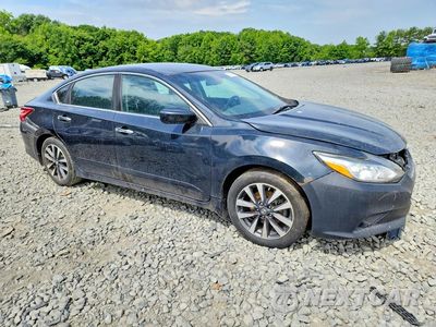 Czwarte zdjęcie samochodu z boku: 2017 NISSAN ALTIMA 2.5 SV VIN:1N4AL3AP9HC224425 - miniatura