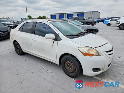 Czwarte zdjęcie samochodu z boku: 2012 TOYOTA YARIS FLEET VIN:JTDBT4K32C1420534 - miniatura