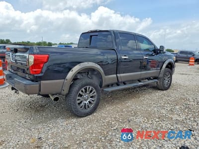 Trzecie zdjęcie samochodu z tyłu: 2016 NISSAN TITAN XD PLATINUM RESERVE VIN:1N6BA1F23GN511586 - miniatura