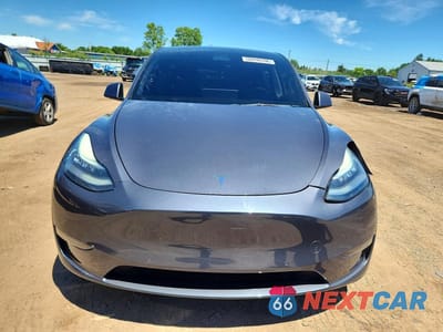 Piąte zdjęcie samochodu w środku: 2021 TESLA MODEL Y VIN:5YJYGDEE3MF160567 - miniatura