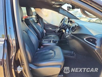 Zdjęcie 7 z 13 samochodu: 2020 CHRYSLER PACIFICA TOURING L VIN:2C4RC1BG9LR140721 - miniatura
