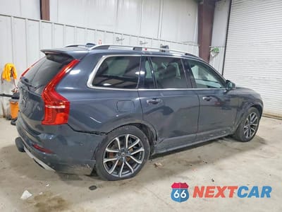 Trzecie zdjęcie samochodu z tyłu: 2017 VOLVO XC90 T6 VIN:YV4A22PKXH1157815 - miniatura