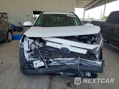 Piąte zdjęcie samochodu w środku: 2023 TOYOTA RAV4 HYBRID XLE VIN:JTMRWRFV2PD191050 - miniatura
