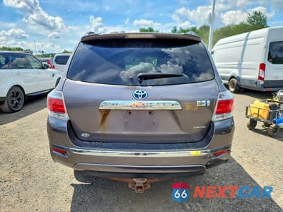 Zdjęcie 6 z 13 samochodu: 2013 TOYOTA HIGHLANDER BASE VIN:JTEDC3EH6D2011499 - miniatura