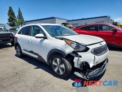Czwarte zdjęcie samochodu z boku: 2019 KIA NIRO LX VIN:KNDCM3LD8K5252182 - miniatura