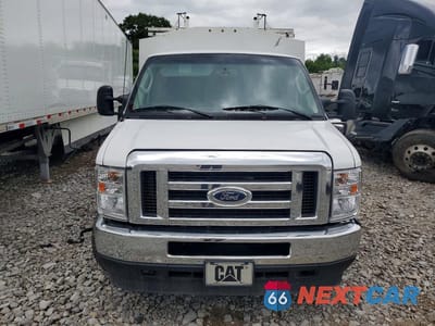 Piąte zdjęcie samochodu w środku: 2024 FORD ECONOLINE E350 SUPER DUTY CUTAWAY VAN VIN:1FDWE3FN0RDD11462 - miniatura