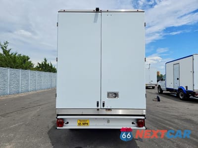 Zdjęcie 6 z 13 samochodu: 2021 CHEVROLET EXPRESS REFRIGERATED BOX TRUCK VIN:1GB0GSF77M1305530 - miniatura