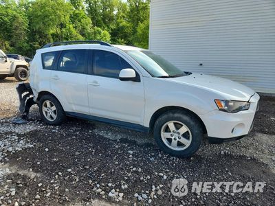 Czwarte zdjęcie samochodu z boku: 2010 MITSUBISHI OUTLANDER ES VIN:JA4AT2AWXAZ018216 - miniatura