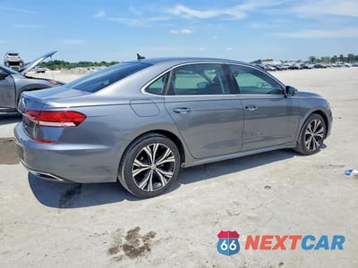 Trzecie zdjęcie samochodu z tyłu: 2021 VOLKSWAGEN PASSAT SE VIN:1VWSA7A31MC006687 - miniatura