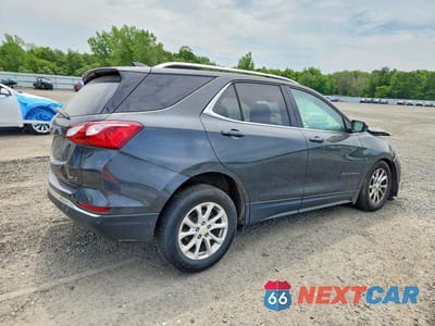 Trzecie zdjęcie samochodu z tyłu: 2020 CHEVROLET EQUINOX LT VIN:3GNAXUEV1LS636782 - miniatura