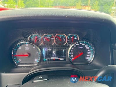Zdjęcie 7 z 12 samochodu: 2019 CHEVROLET SUBURBAN K1500 LT VIN:1GNSKHKC1KR273818 - miniatura